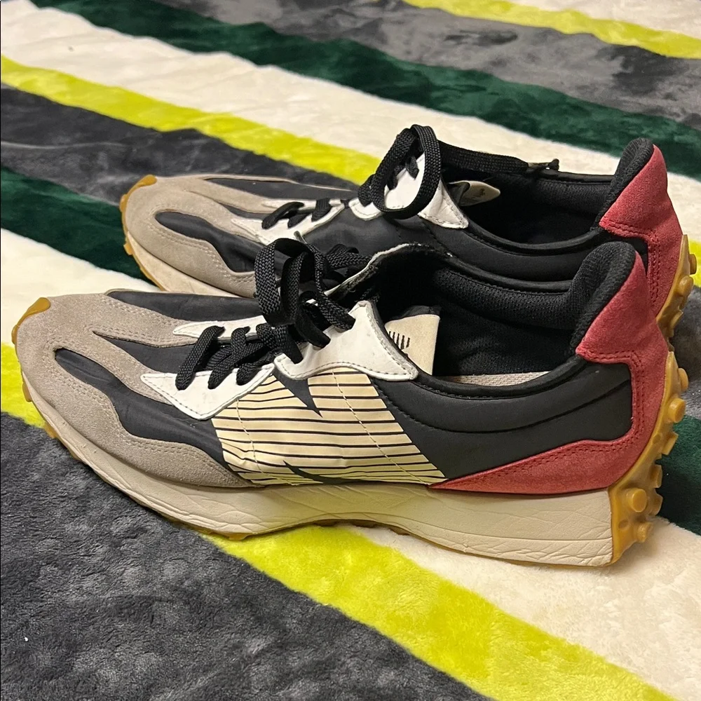 Men’s New Balance Black and Cream Sneakers Size 12 - Picture 3 of 13